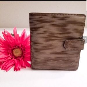 Authentic Louis Vuitton Epi Bifold olive Wallet